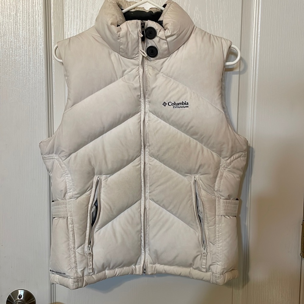 Columbia Down Vest (Titanium)